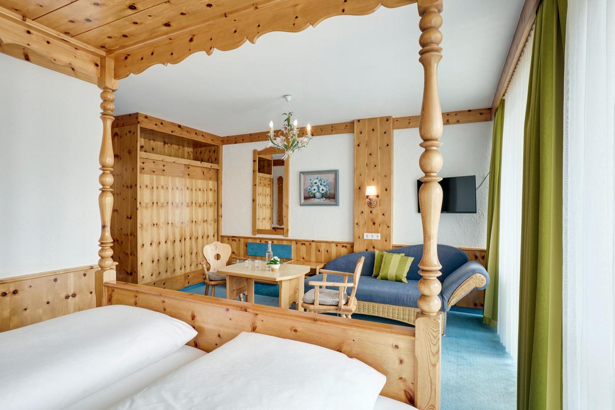Mayer Hotel 3*